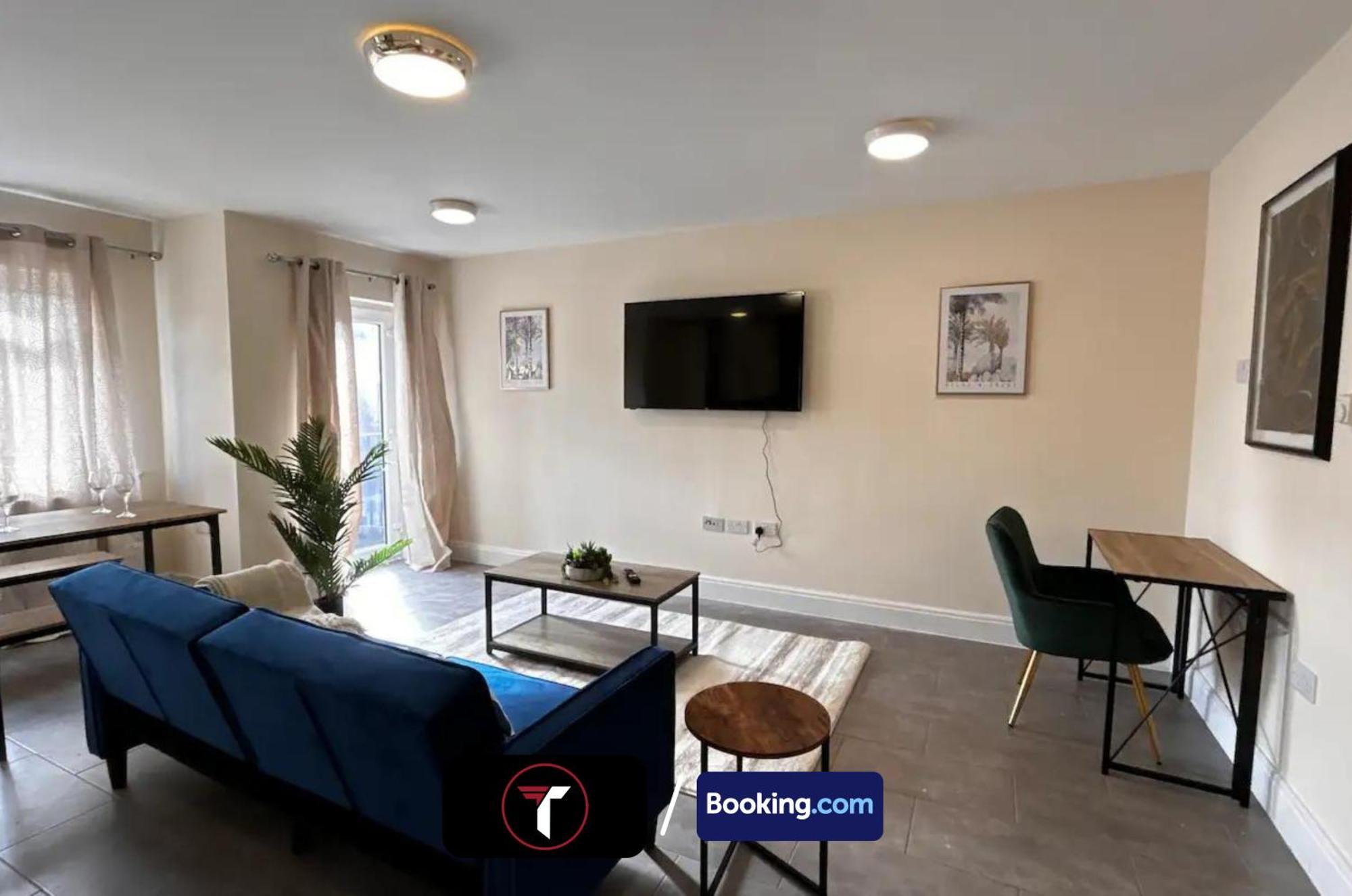 Stylish 2 Bedroom Flat By Tara Stays Short Lets & Serviced Accommodation Watford With Free Parking & Nearby Warner Studios المظهر الخارجي الصورة