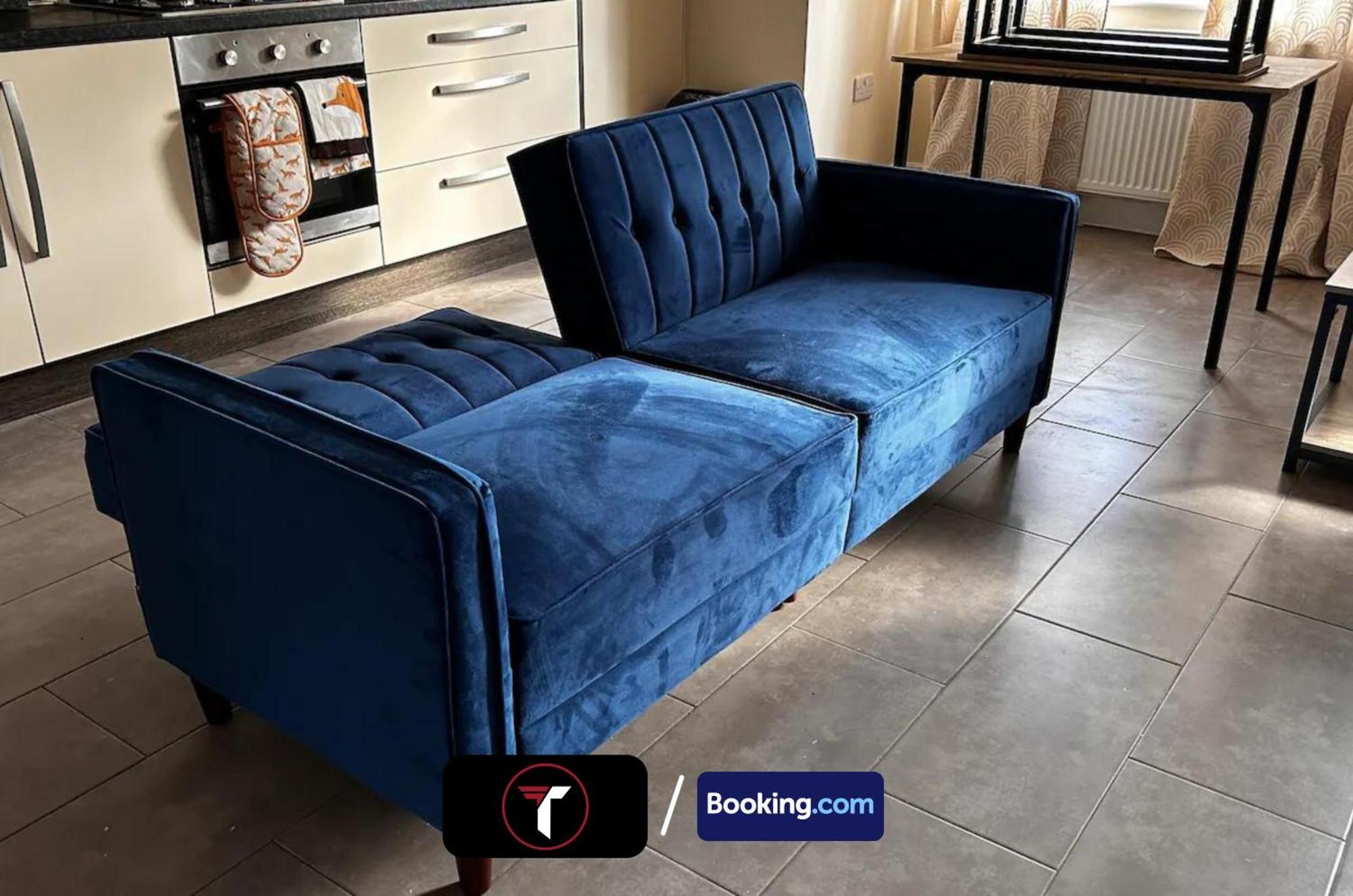 Stylish 2 Bedroom Flat By Tara Stays Short Lets & Serviced Accommodation Watford With Free Parking & Nearby Warner Studios المظهر الخارجي الصورة